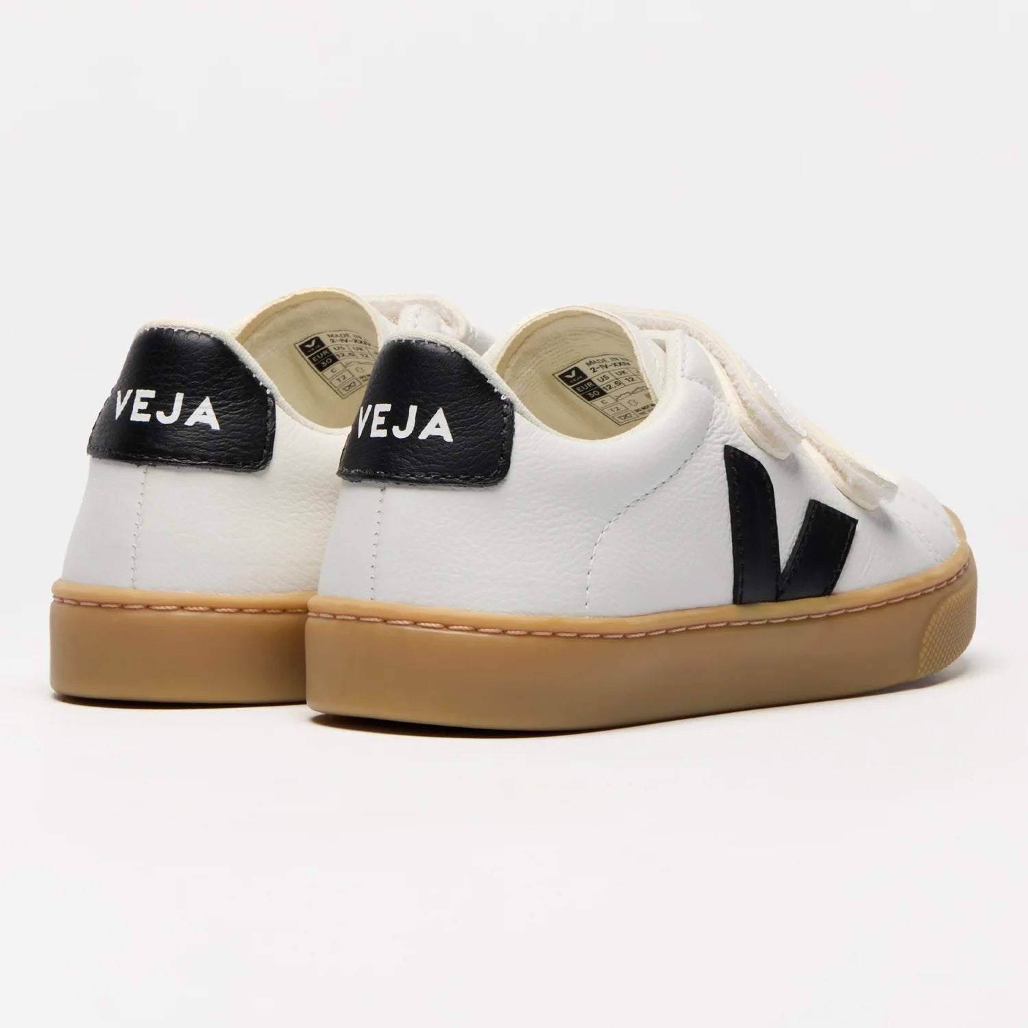 Veja shoe back view - logo