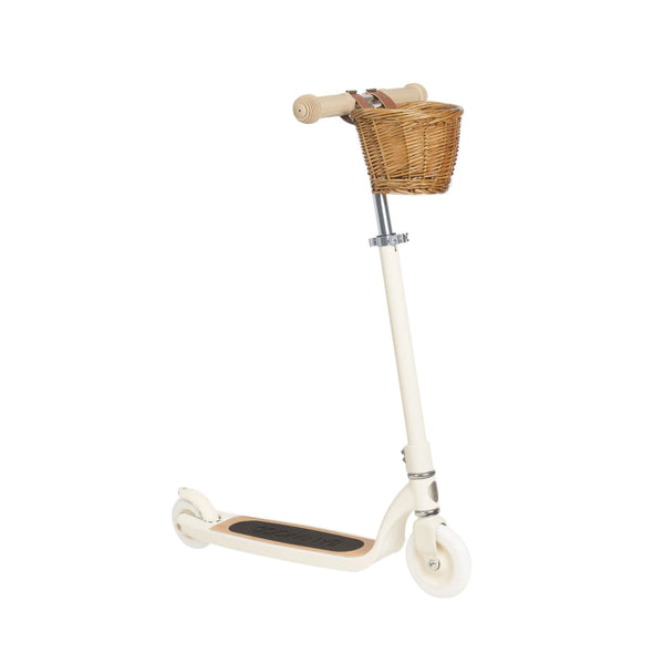 Banwood Maxi Scooter in Cream with Wicker Basket