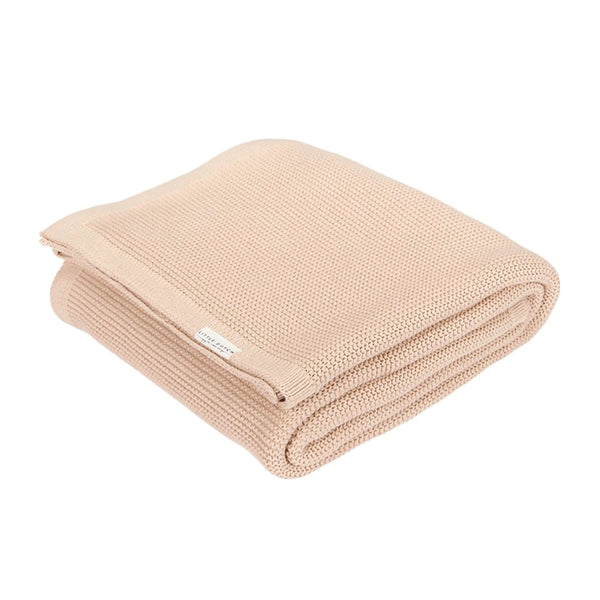 Beautiful knitted bassinet blanket in classic beige, offering warmth and cosiness.