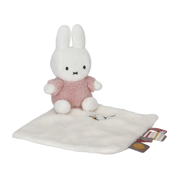 Adorned with the beloved Miffy design, this Little Dutch Miffy Cuddle Cloth Pink brings joy to babies, offering a cosy haven and delightful sensory exploration.