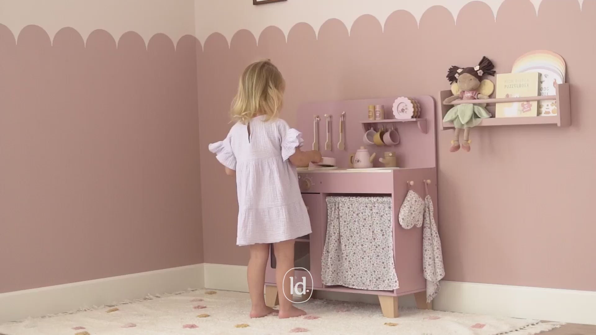 Load video: VIdeo of little dutch wooden play kitchen.