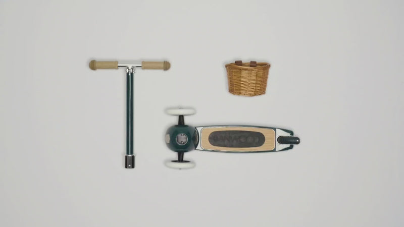 Assembly video for the Banwood eco scooter.