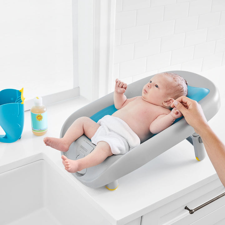 Baby bath tub is suitable for babies up to 6 months