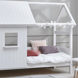 Playful half-roof design for kids